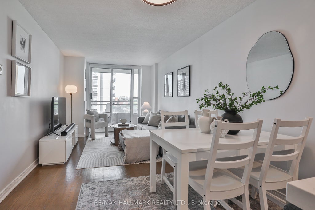 Photo of 245 Davisville Avenue #716, Toronto, ON M4S 3H4 (MLS # C13758352)