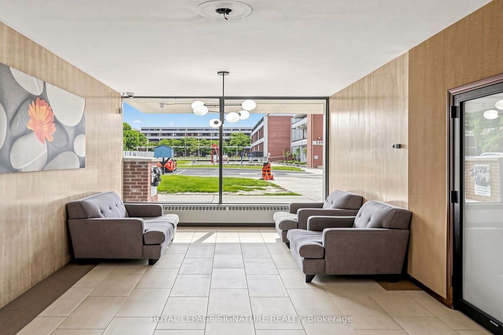 Photo of 100 Leeward Glenway #411, Toronto, ON M3C 2Z1 (MLS # C13781638)