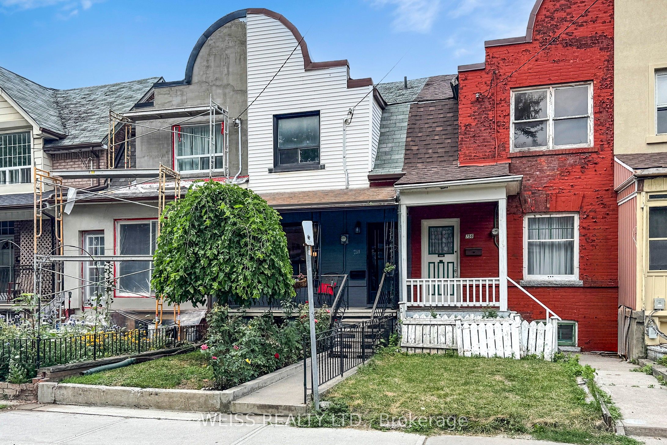 758 Richmond Street W