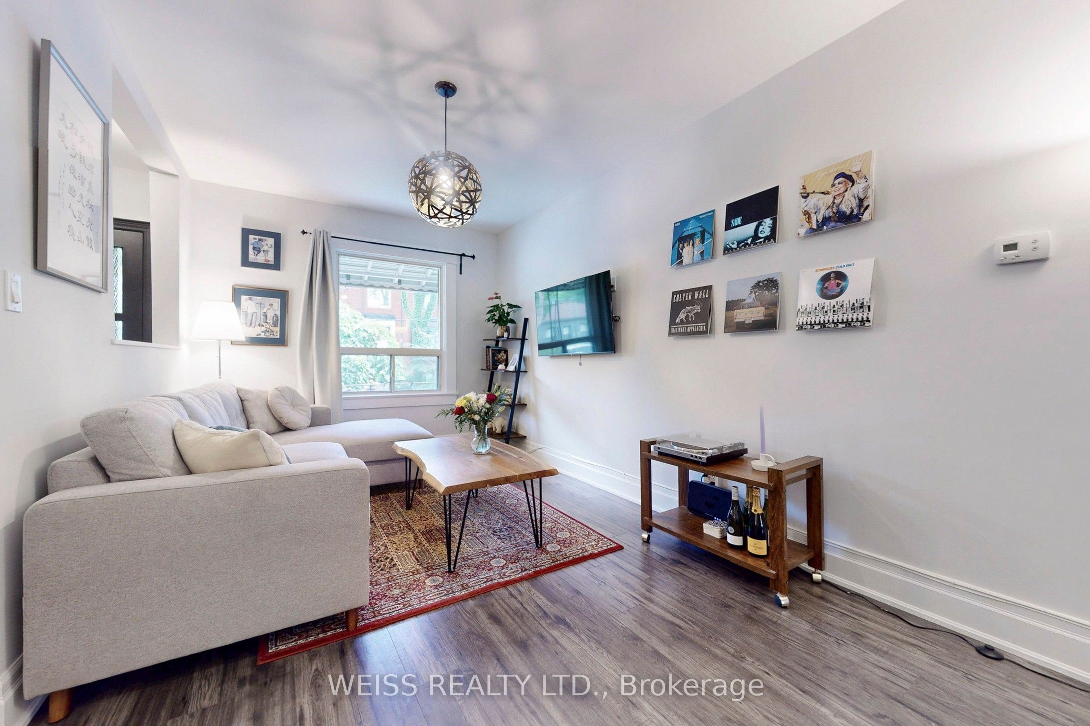 758 Richmond Street W