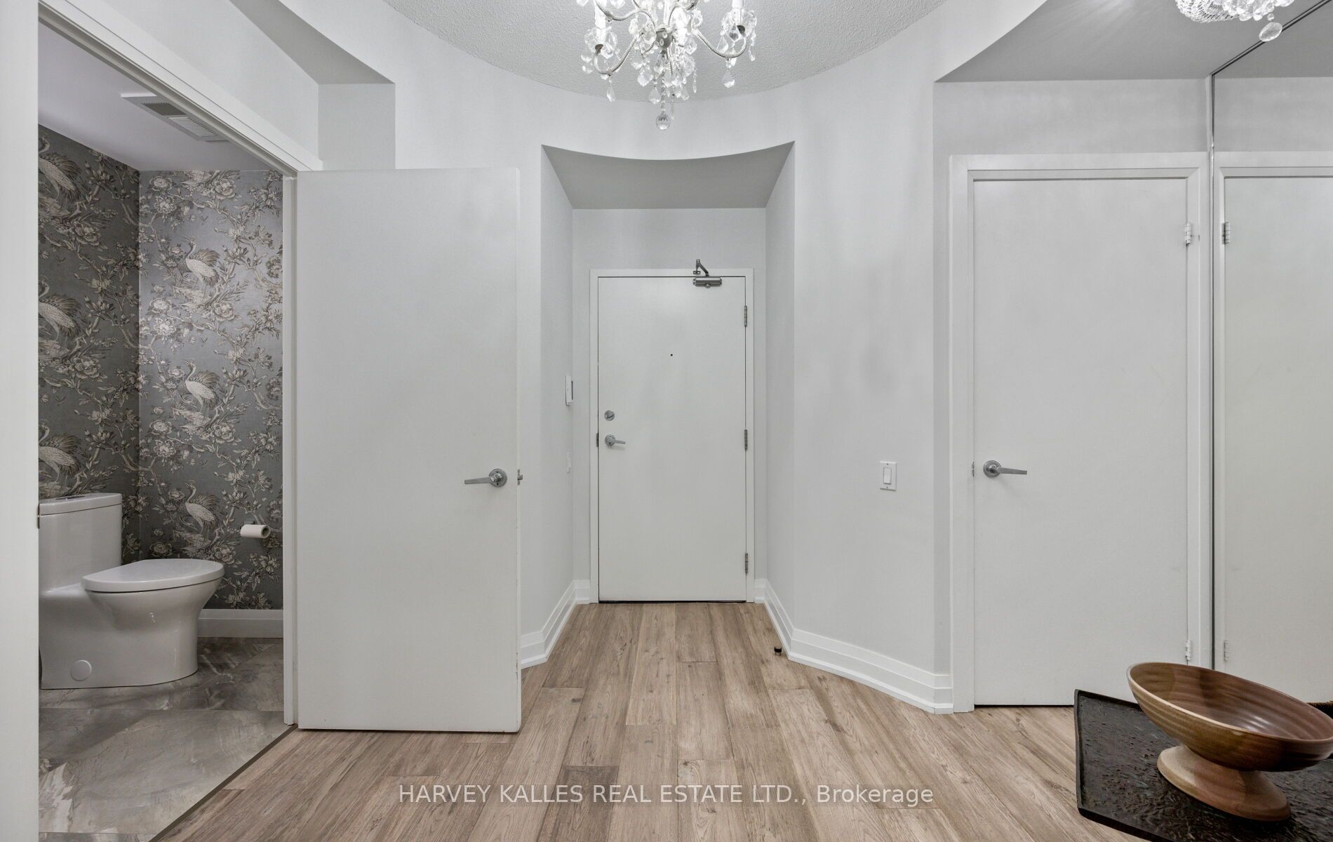 20 Scrivener Square 418