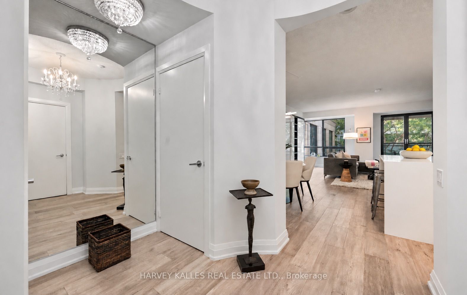 20 Scrivener Square 418