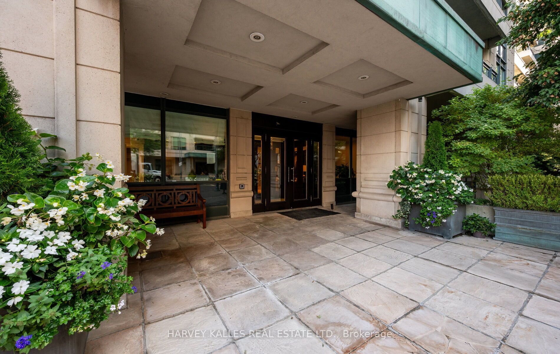 20 Scrivener Square 418
