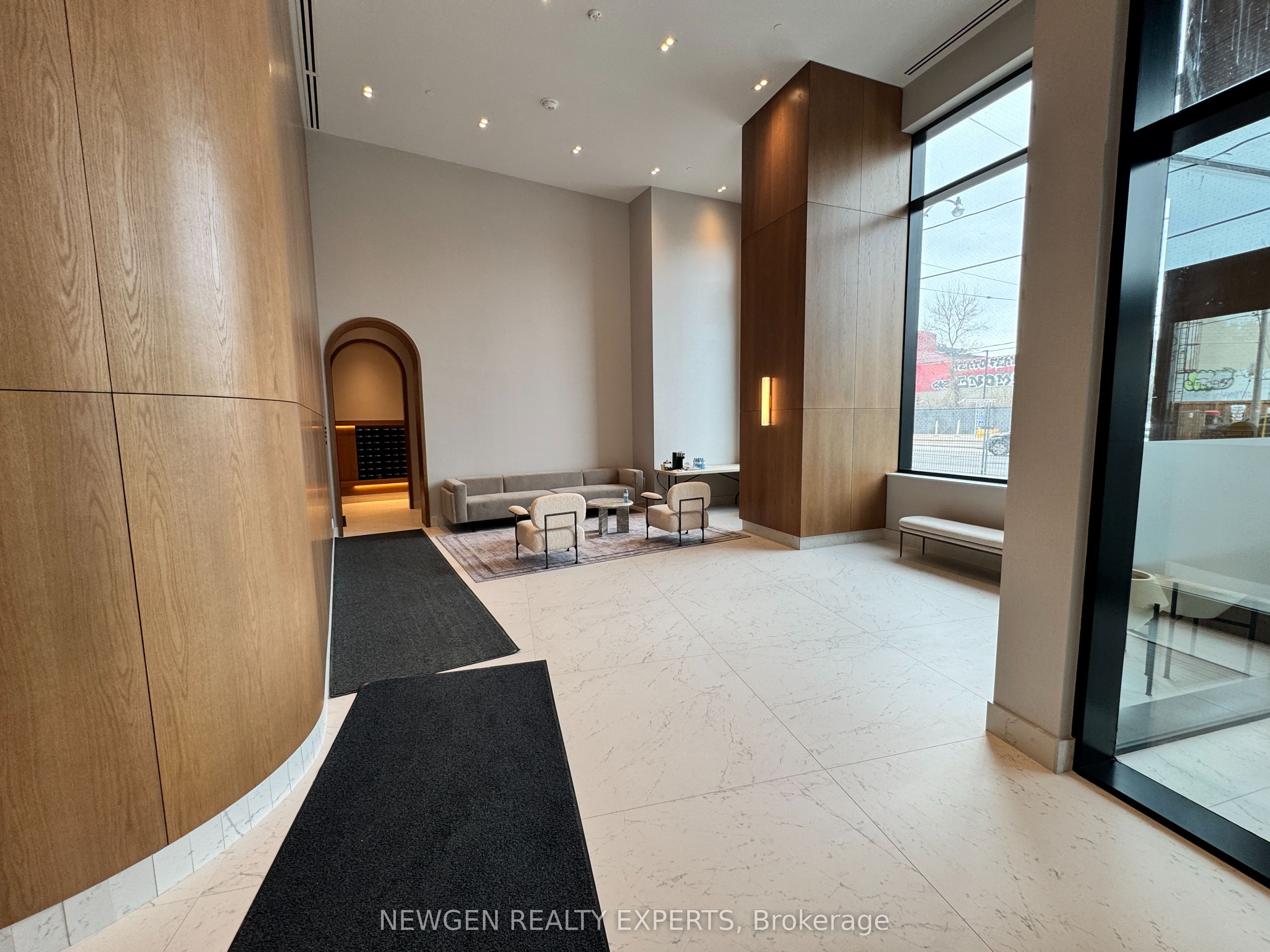 1185 Dupont Street 414