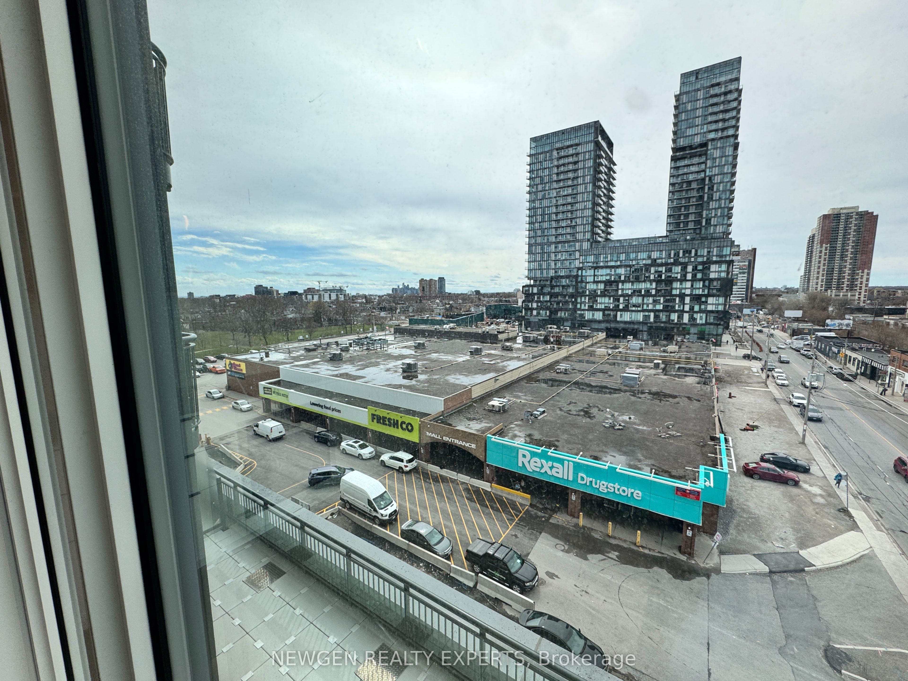 1185 Dupont Street 414