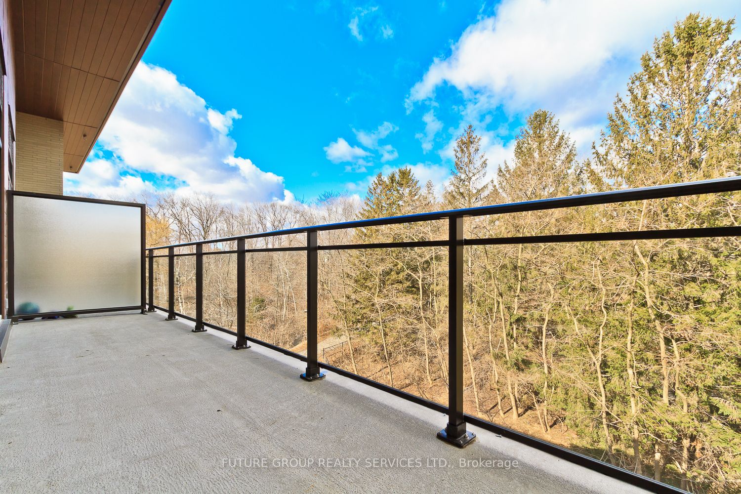 1575 Lakeshore Road W 410