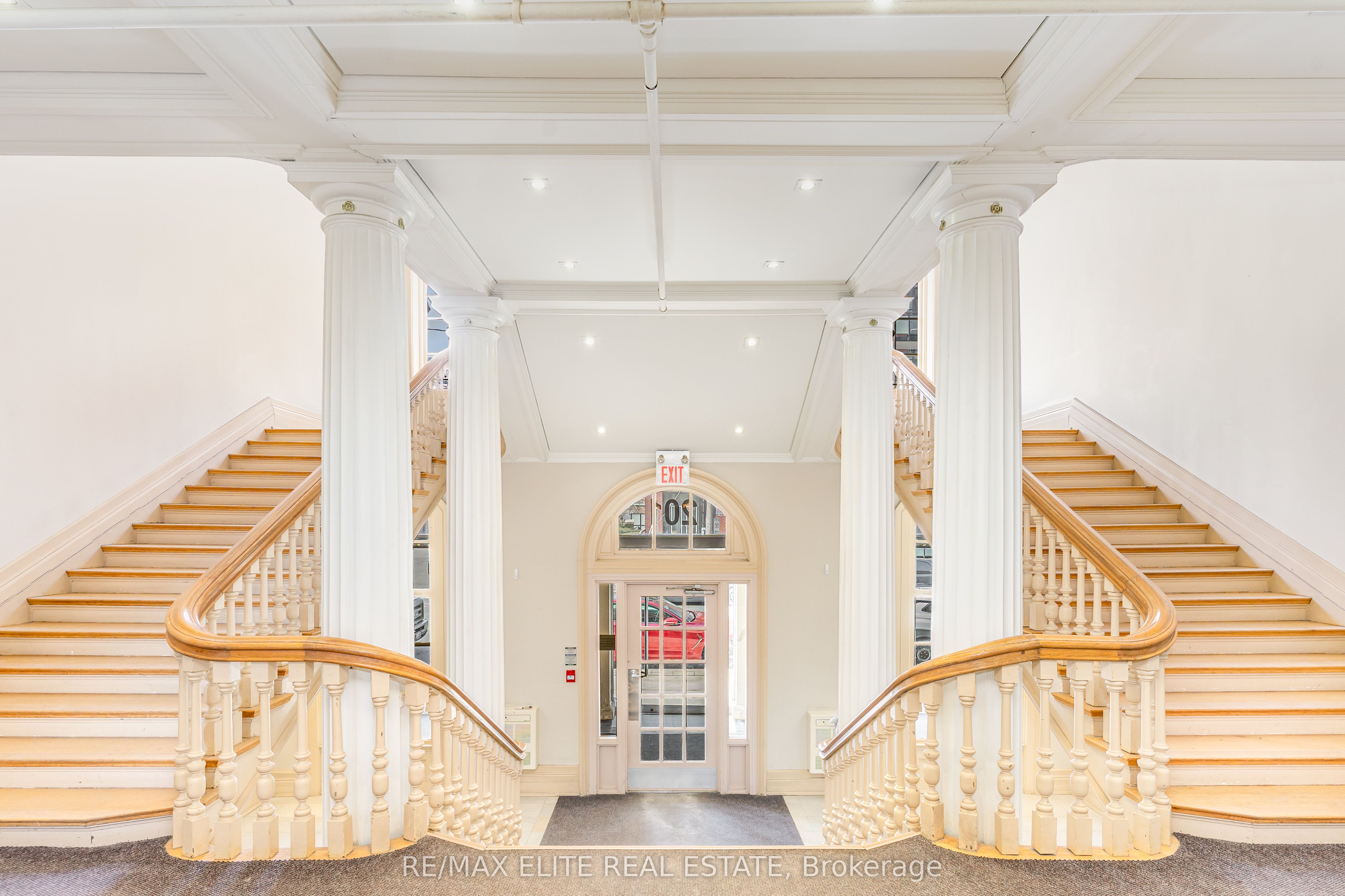 201 Carlaw Avenue 412