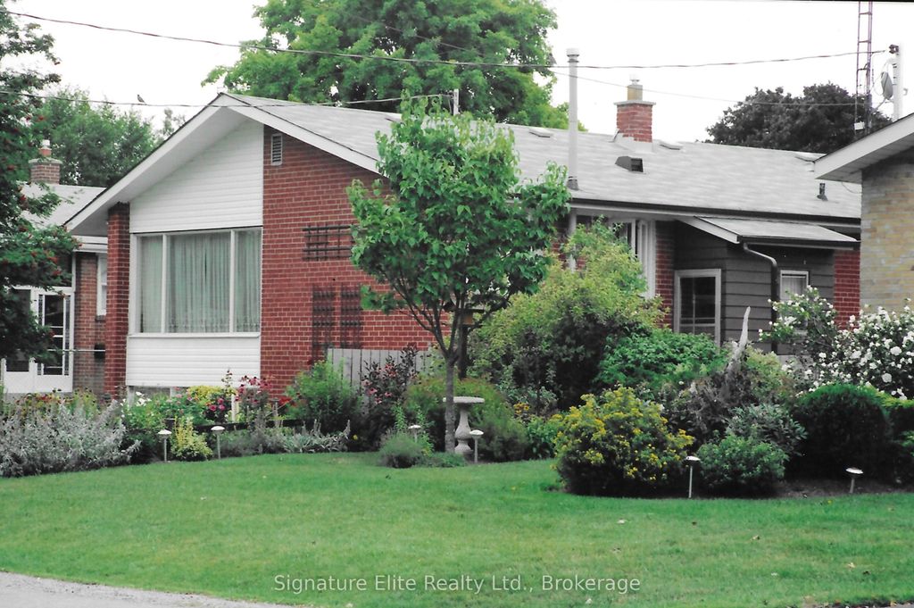 Photo of 14 Rockport Crescent, Richmond Hill, ON L4C 2L6 (MLS # N13065144)