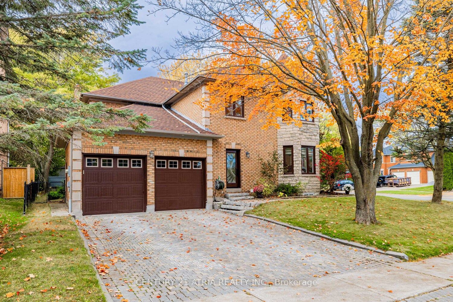 898 Stonehaven Avenue