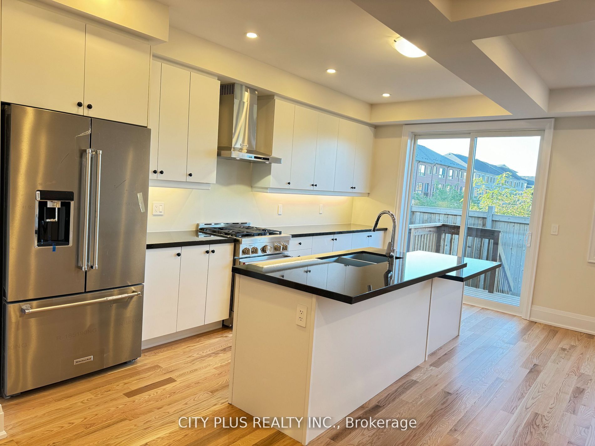 38 Schmeltzer Crescent