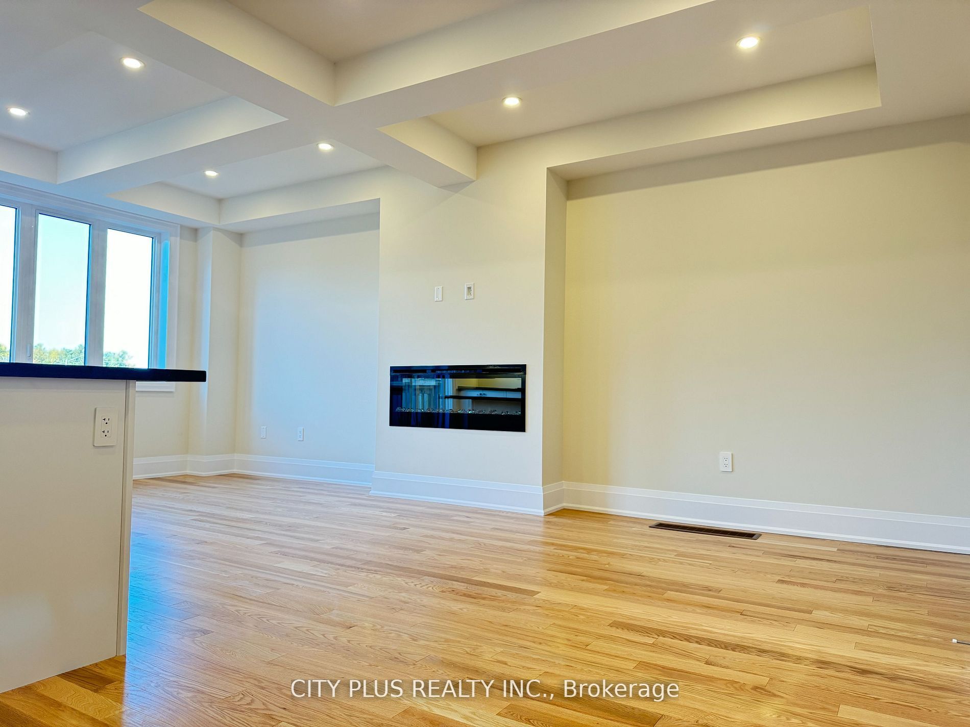 38 Schmeltzer Crescent