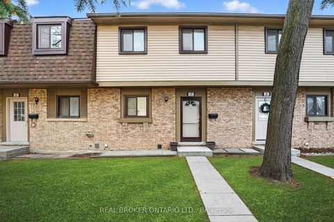 Photo of 105 Hansen Road N #47, Brampton, ON L6V 3C9 (MLS # W12681648)