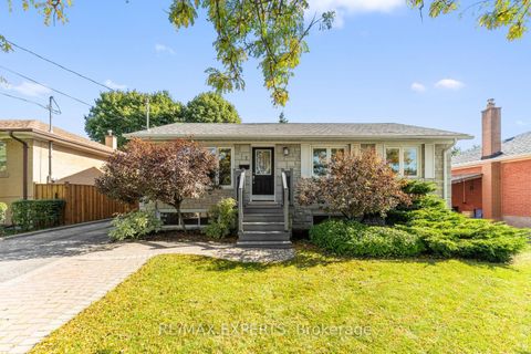 7 Mcmanus Road Toronto ON M9P 2J9