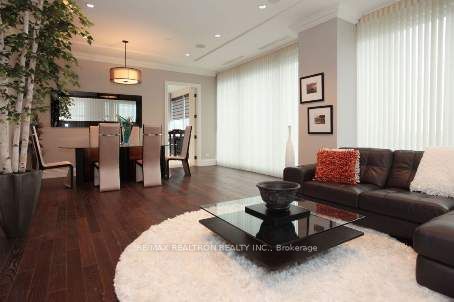 183 Wellington Street W 2303