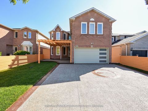 6008 Grossbeak Drive (Short Term) Mississauga ON L5N 5W8