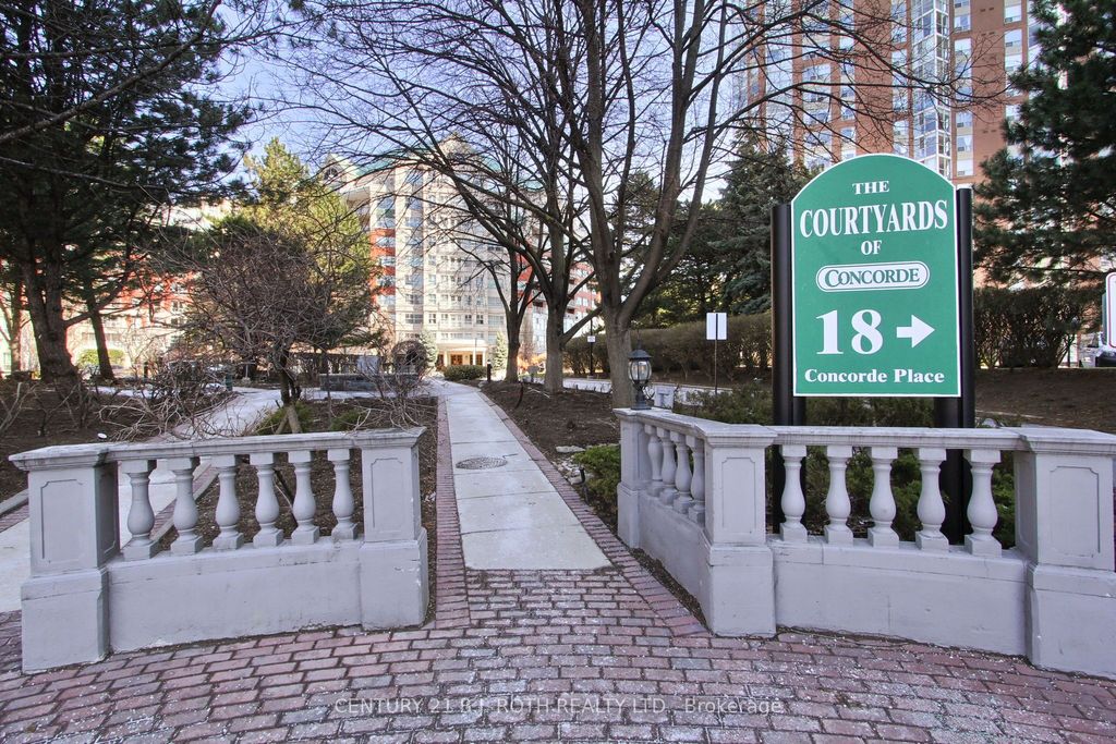 Photo of 18 Concorde Place #LP915, Toronto, ON M3C 3T9 (MLS # C12977500)