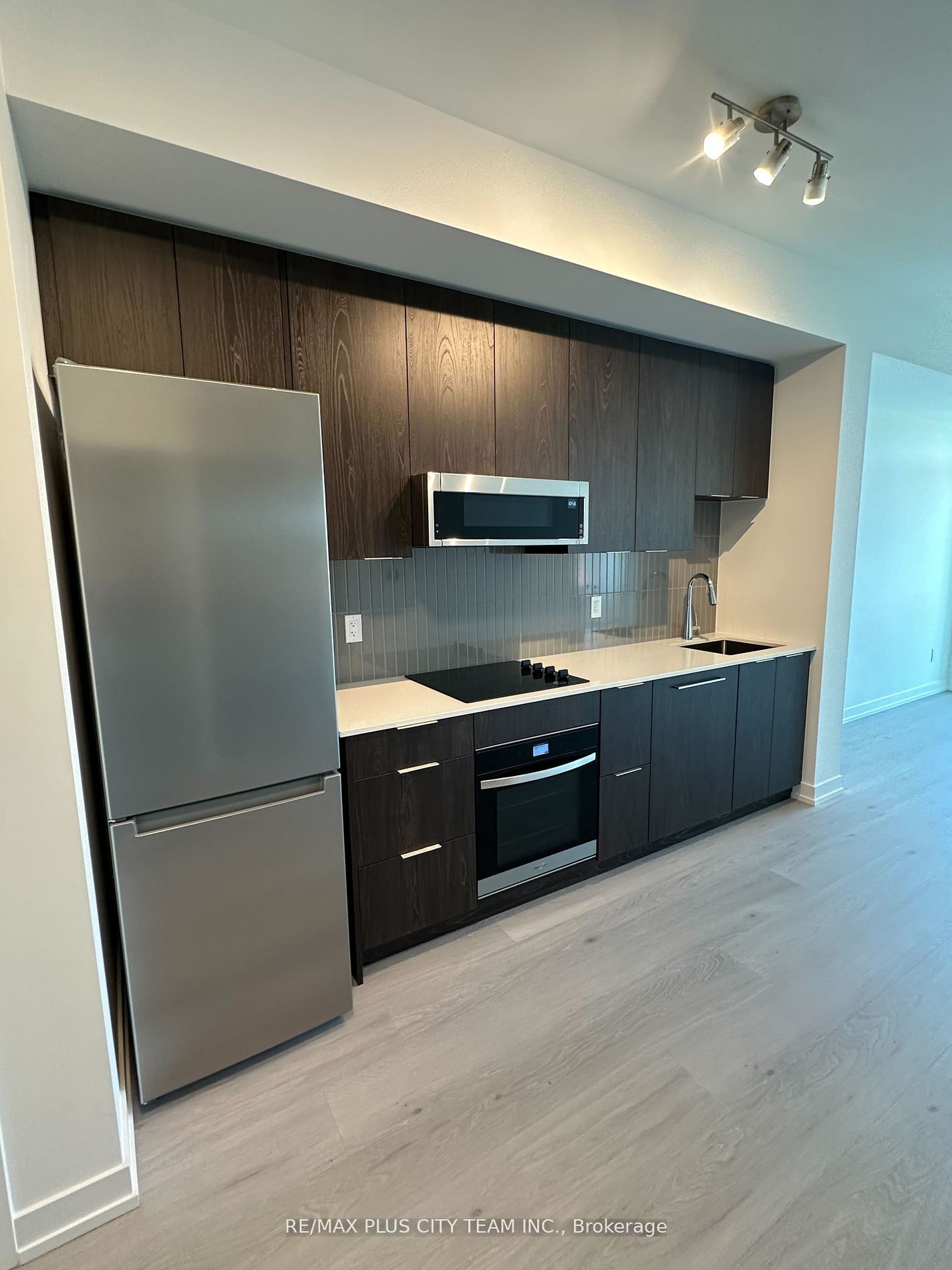 2501 Saw Whet Boulevard 526