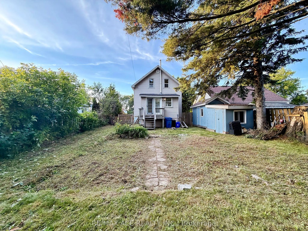 Photo of 123 Oakwood Avenue, North Bay, ON P1B 5H8 (MLS # X13502438)