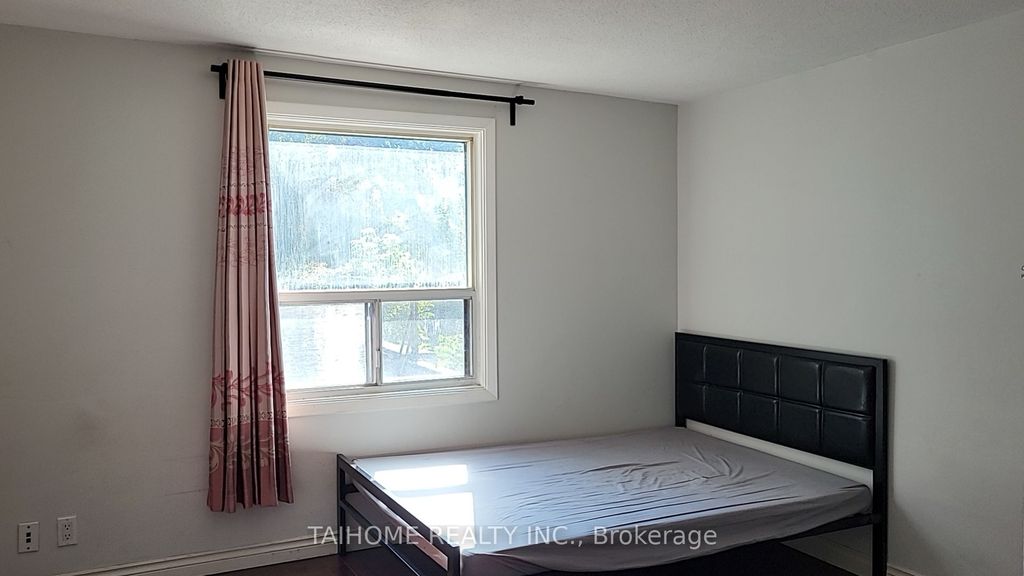 Photo of 59 Oxford Street, Toronto, ON M5T 1N8 (MLS # C12430240)
