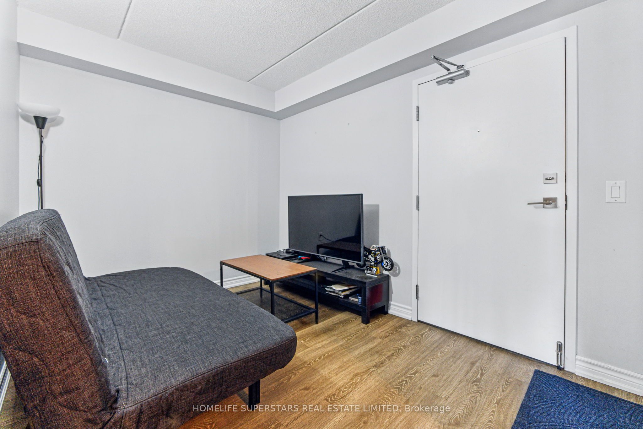 716 Main Street E 1006