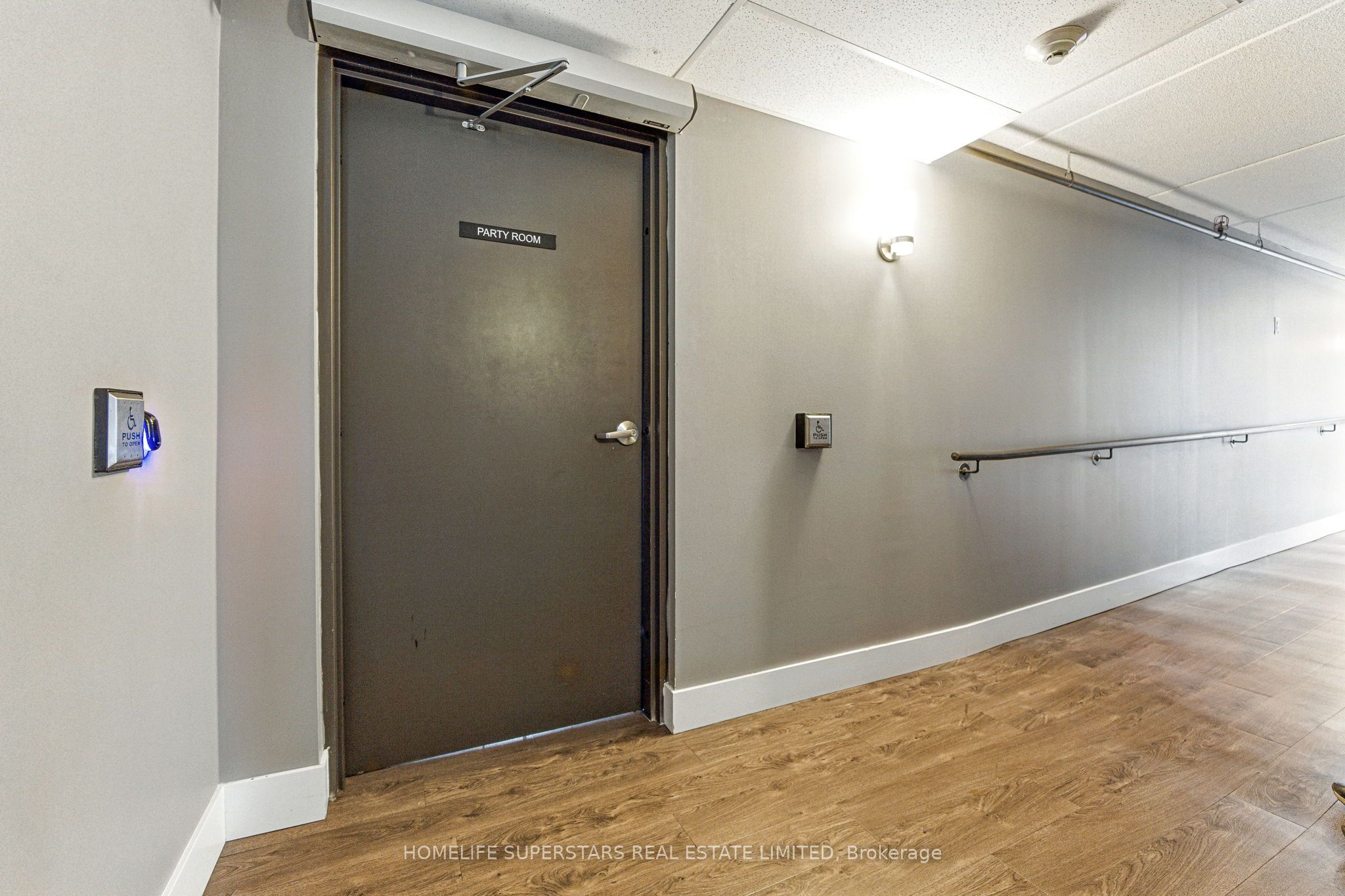 716 Main Street E 1006