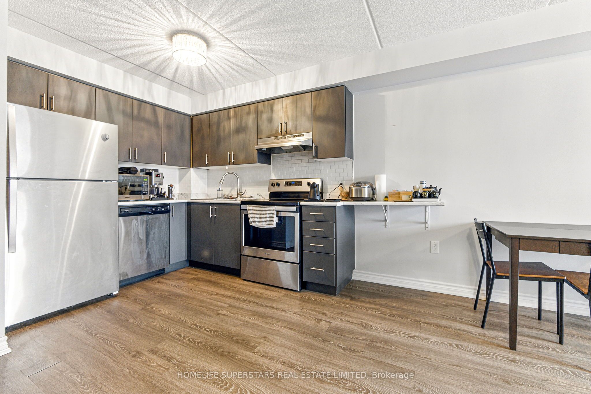 716 Main Street E 1006