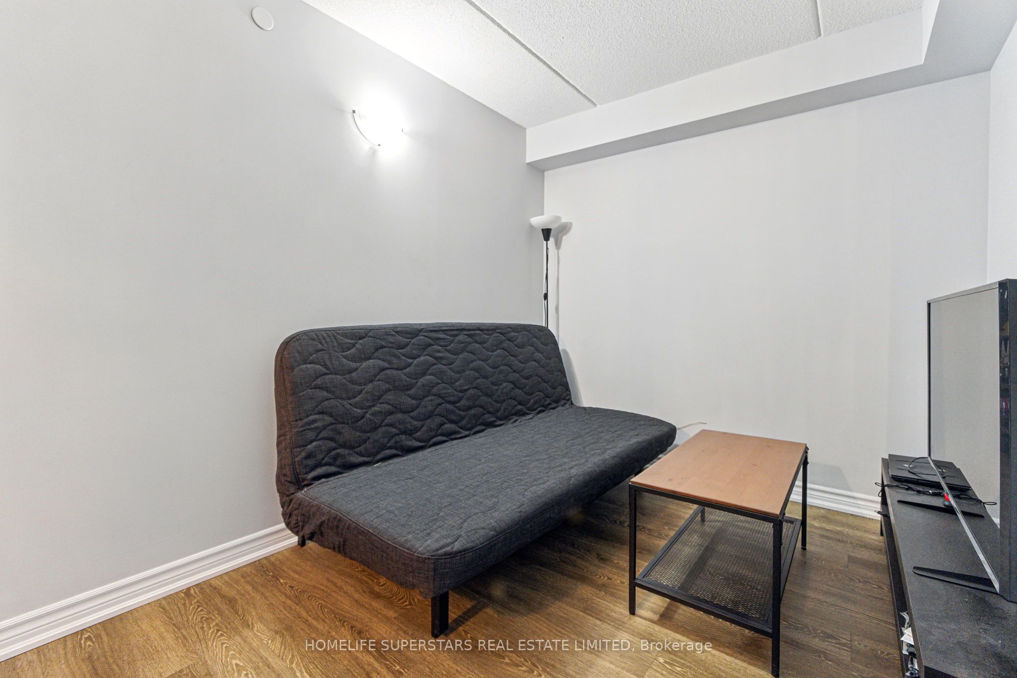 716 Main Street E 1006