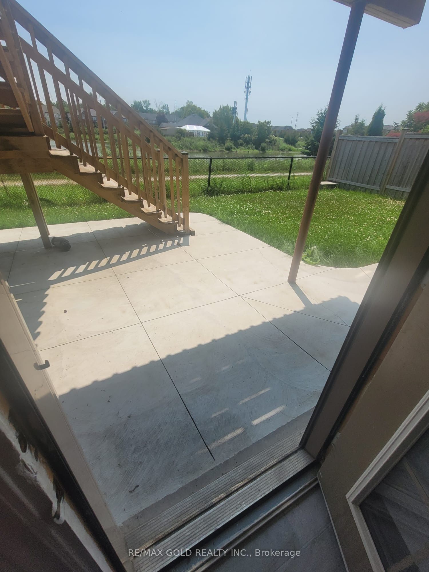 26 Lloyd Crescent BSMT