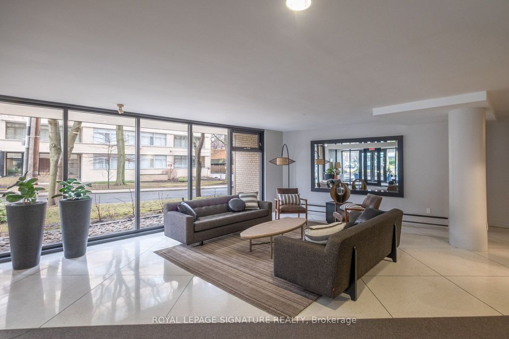 Photo of 575 Avenue Road #1105, Toronto, ON M4V 2K2 (MLS # C13450148)
