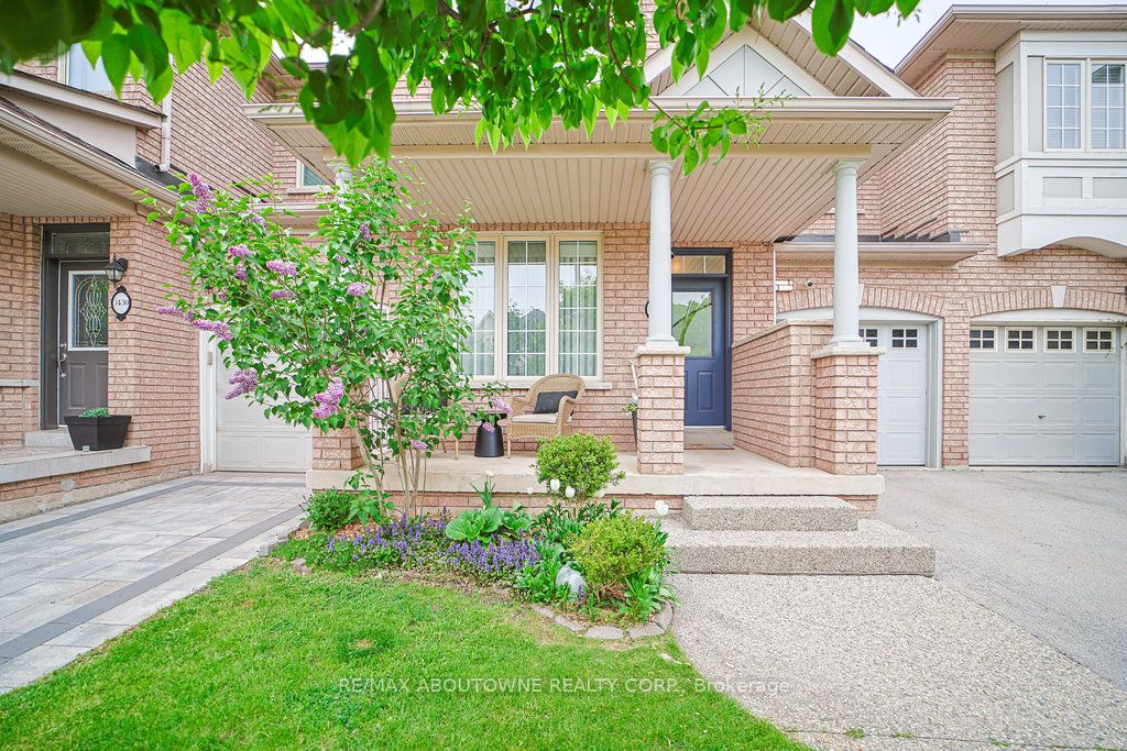 3432 Robin Hill Circle
