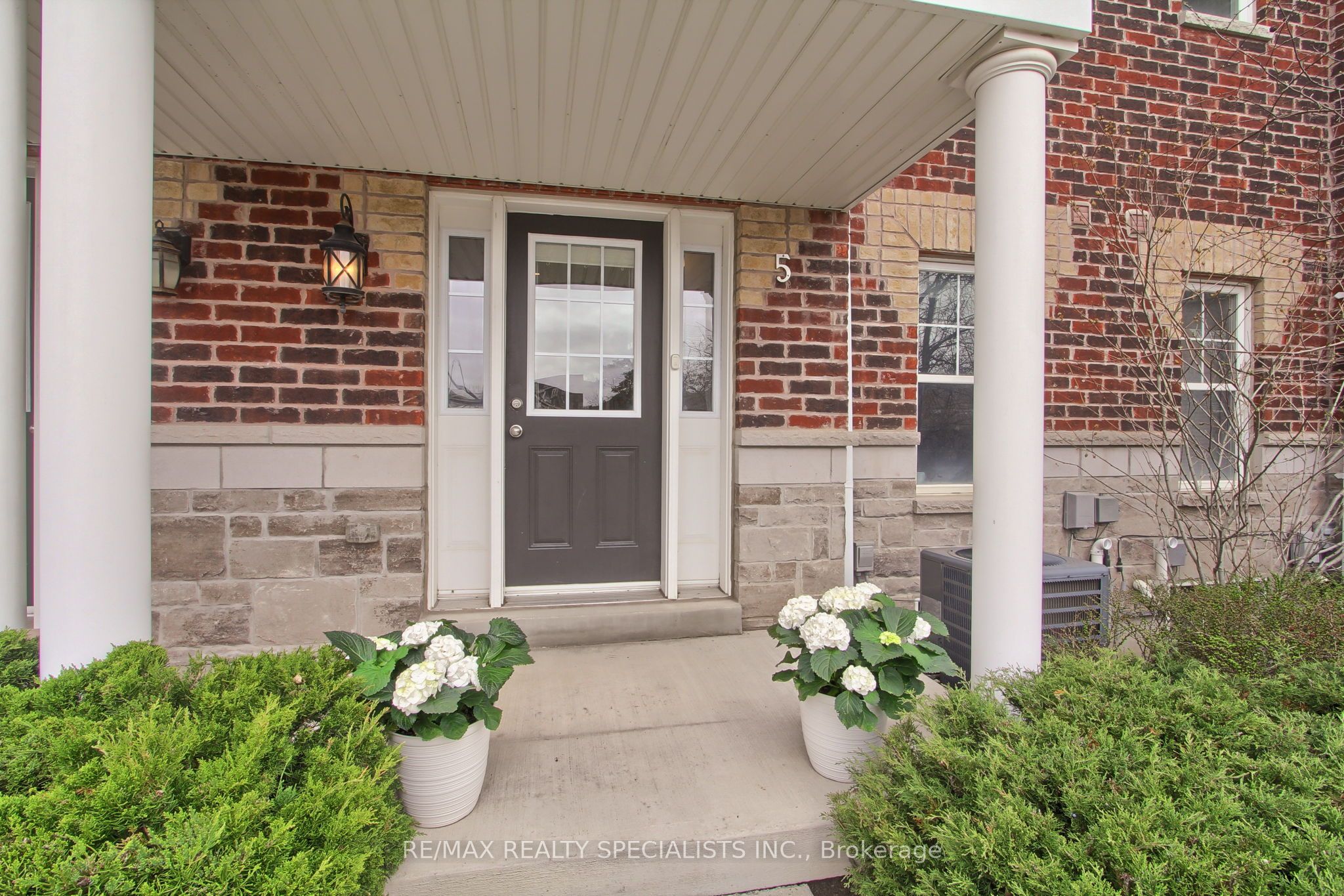 10 Porter Avenue W 5