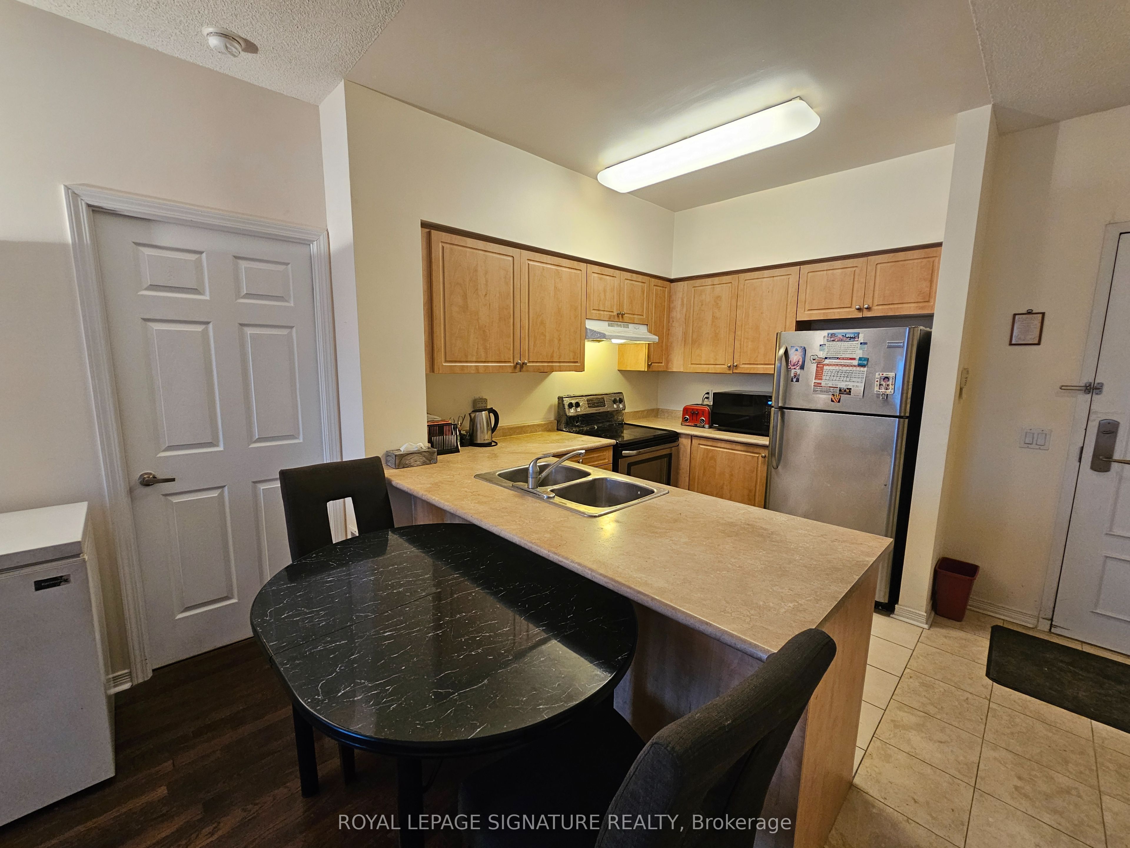 350 Red Maple Road 803