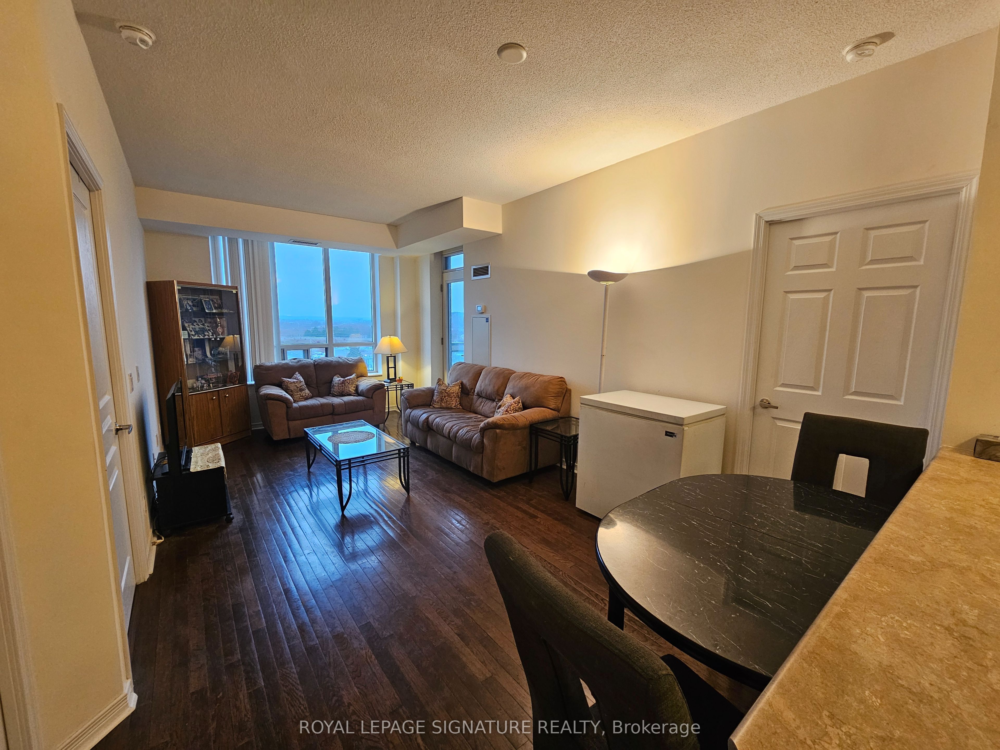 350 Red Maple Road 803