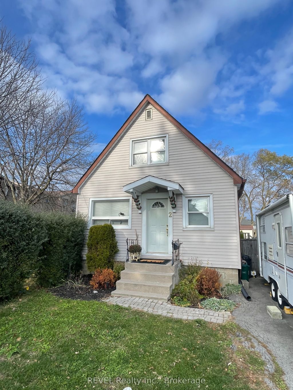 Photo of 2 Kent Street, St. Catharines, ON L2S 1H1 (MLS # X12635382)