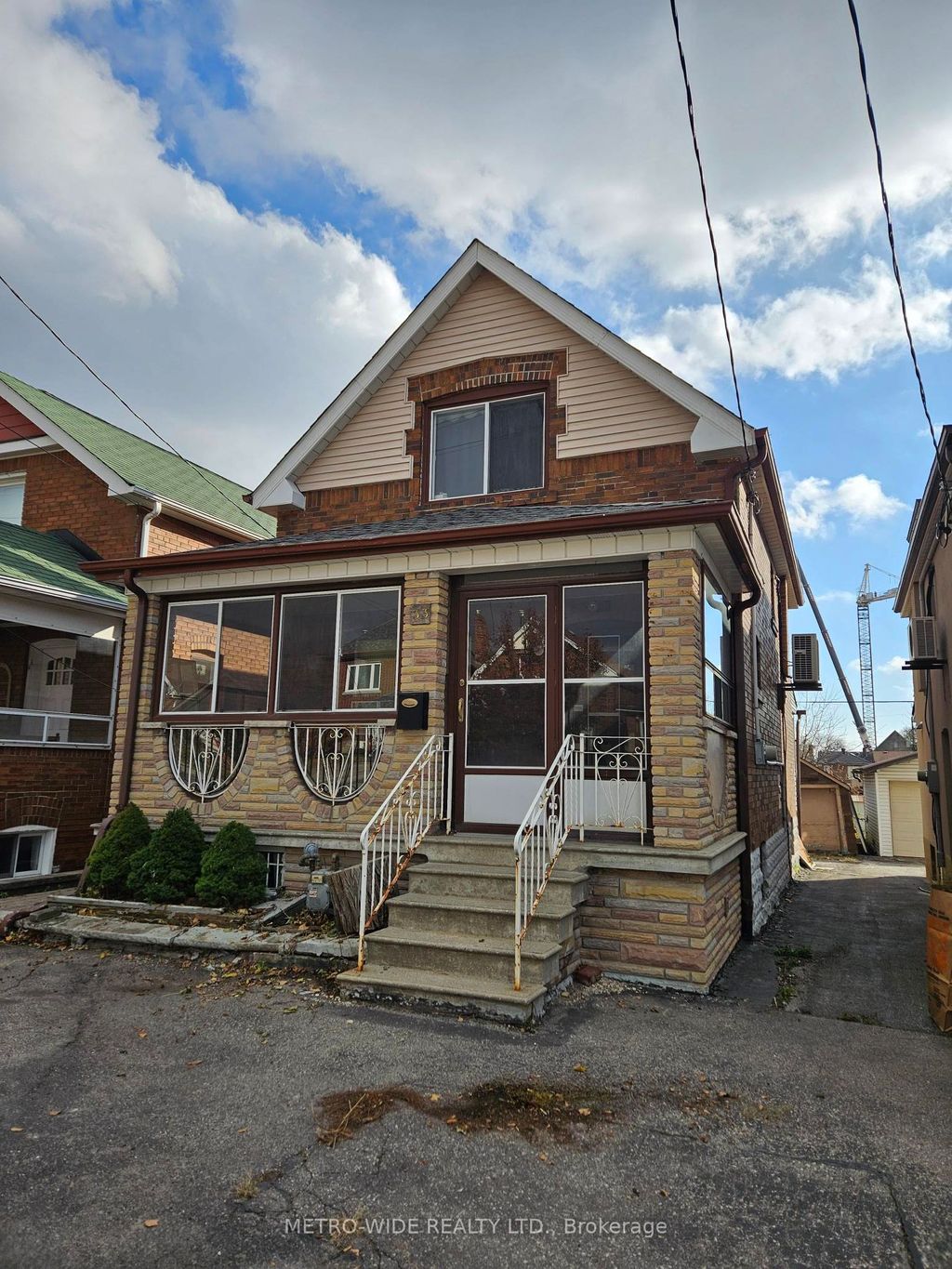 Photo of 33 Bowie Avenue, Toronto, ON M6E 2P2 (MLS # W12575304)