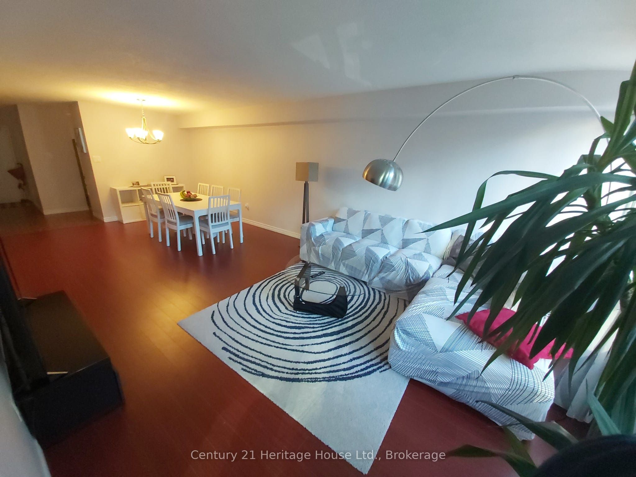 45 Carlton Street 609