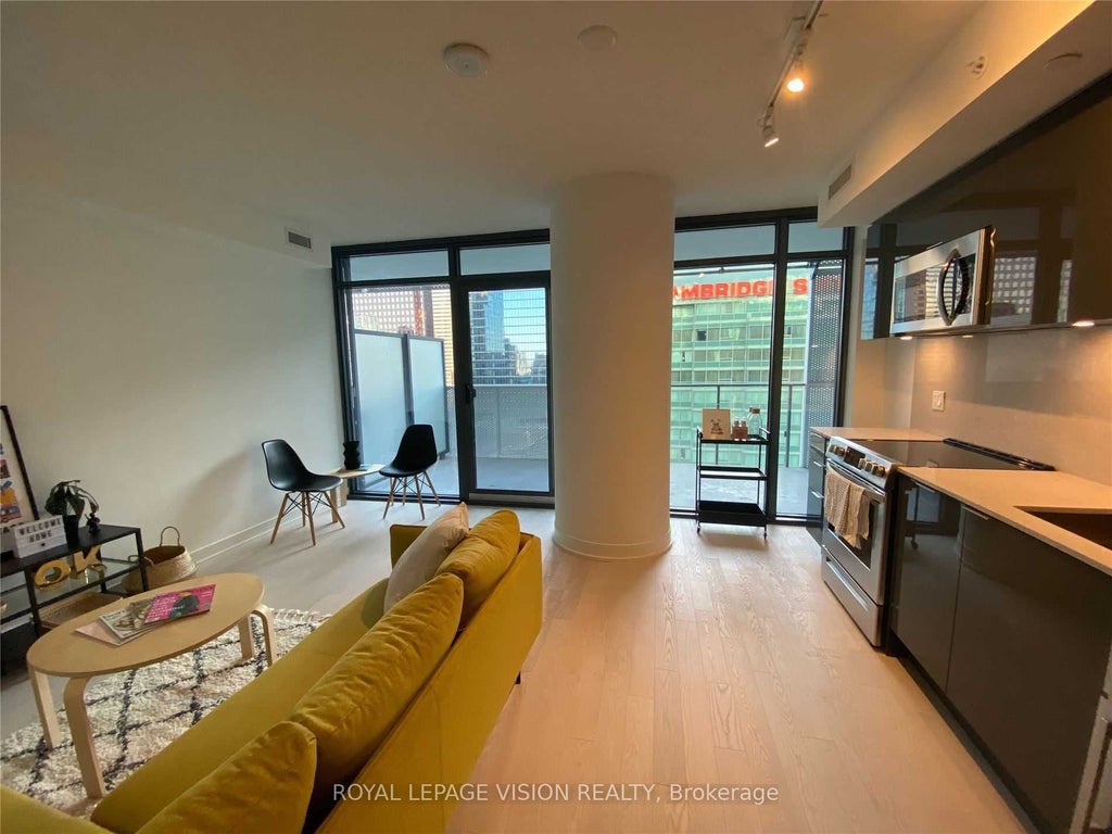 Photo of 25 Richmond Street #1806, Toronto, ON M5C 0A6 (MLS # C13441032)