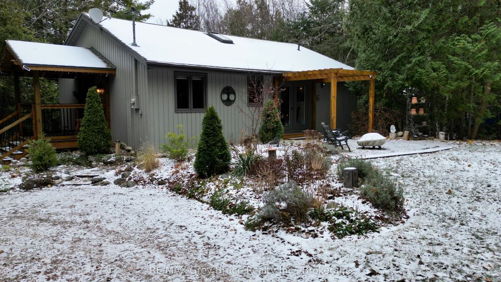 Photo of 54 Carter Road, Northern Bruce Peninsula, ON N0H 1W0 (MLS # X12592802)