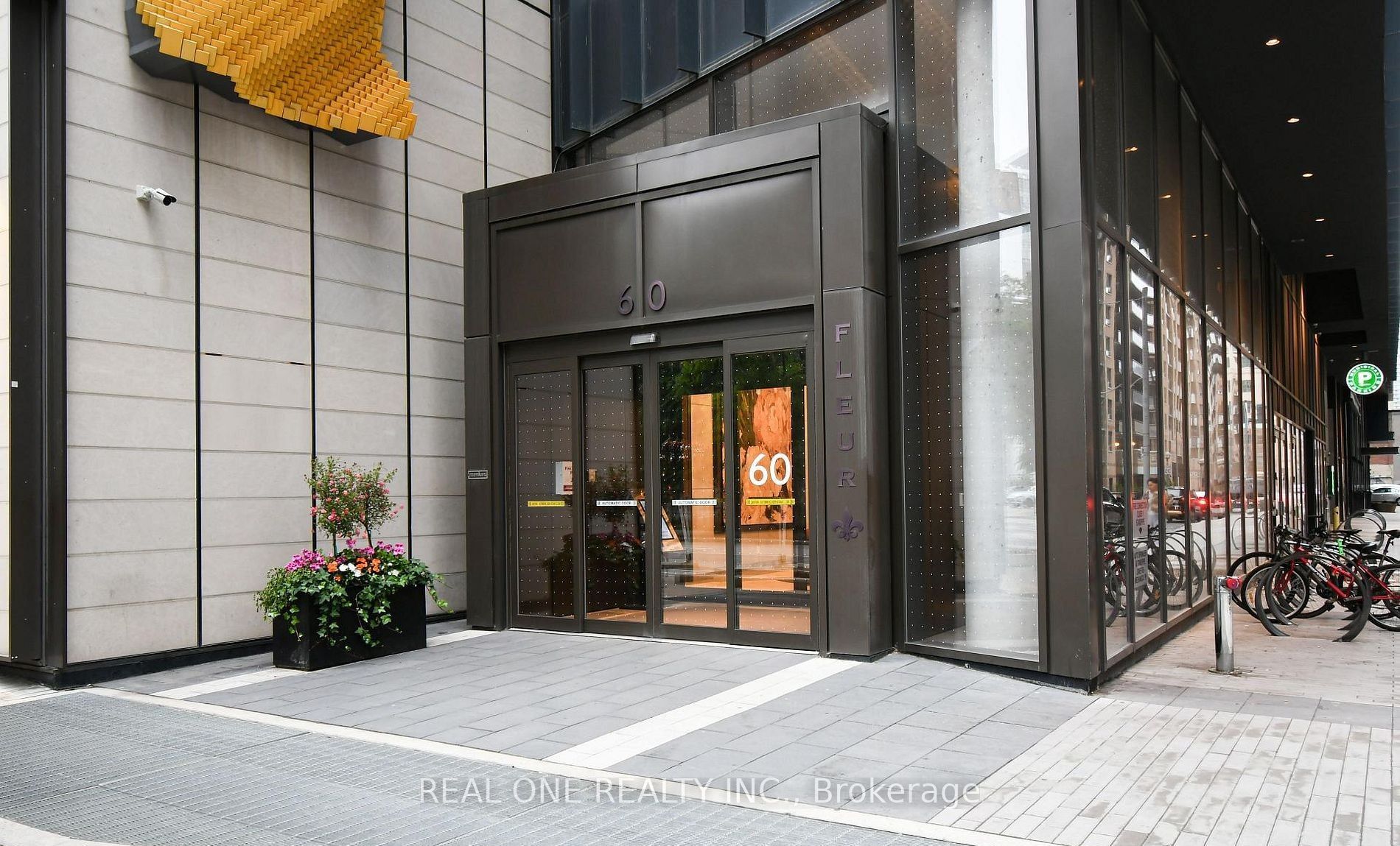 60 Shuter Street 216