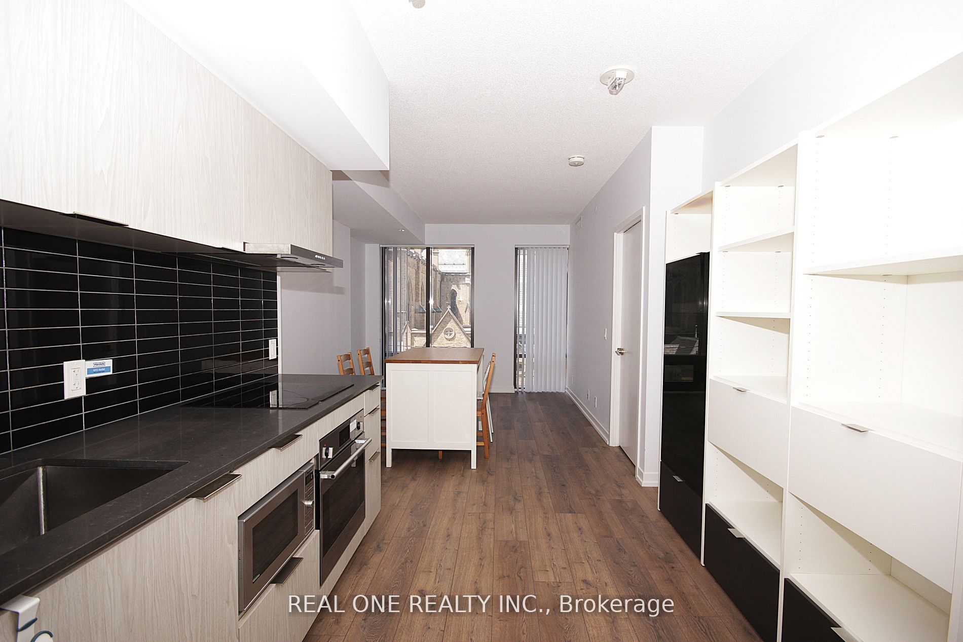 60 Shuter Street 216