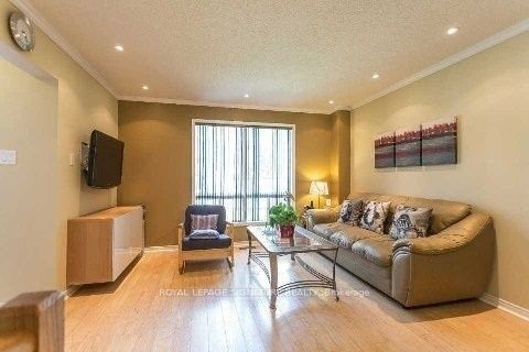 5865 Dalebrook Crescent 64B