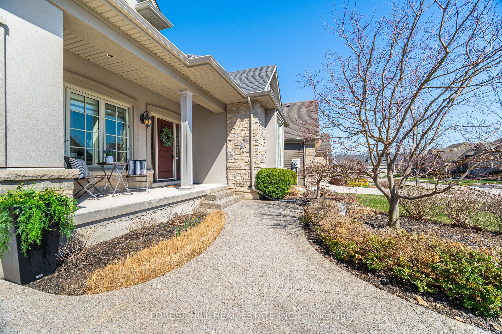 51 Stoneridge Crescent