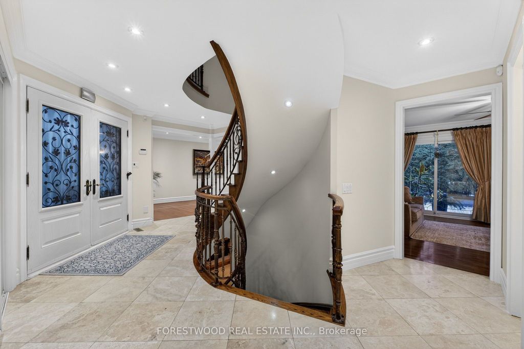 Photo of 2176 Autumn Breeze Drive N, Mississauga, ON L5B 1R4 (MLS # W12692258)