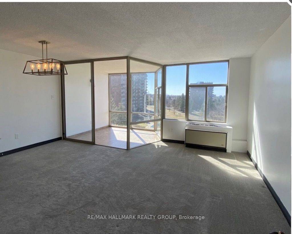 Photo of 2759 Carousel Crescent #508, Blossom Park - Airport and Area, ON K1T 2N5 (MLS # X12706414)