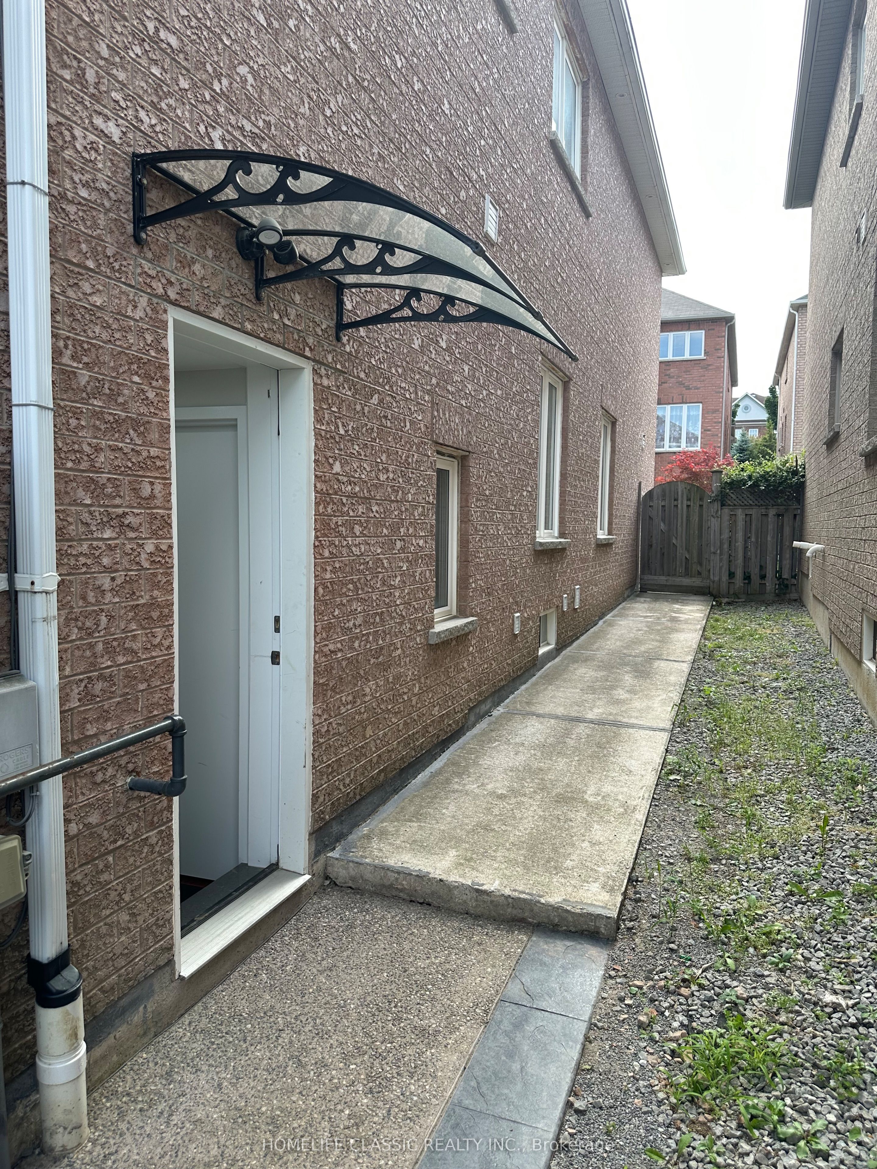 658 Grand Trunk Avenue BSMNT