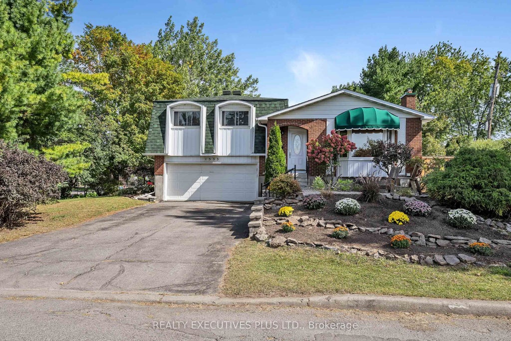 Photo of 1533 Payette Drive, Orleans - Cumberland and Area, ON K1E 1S8 (MLS # X13814330)