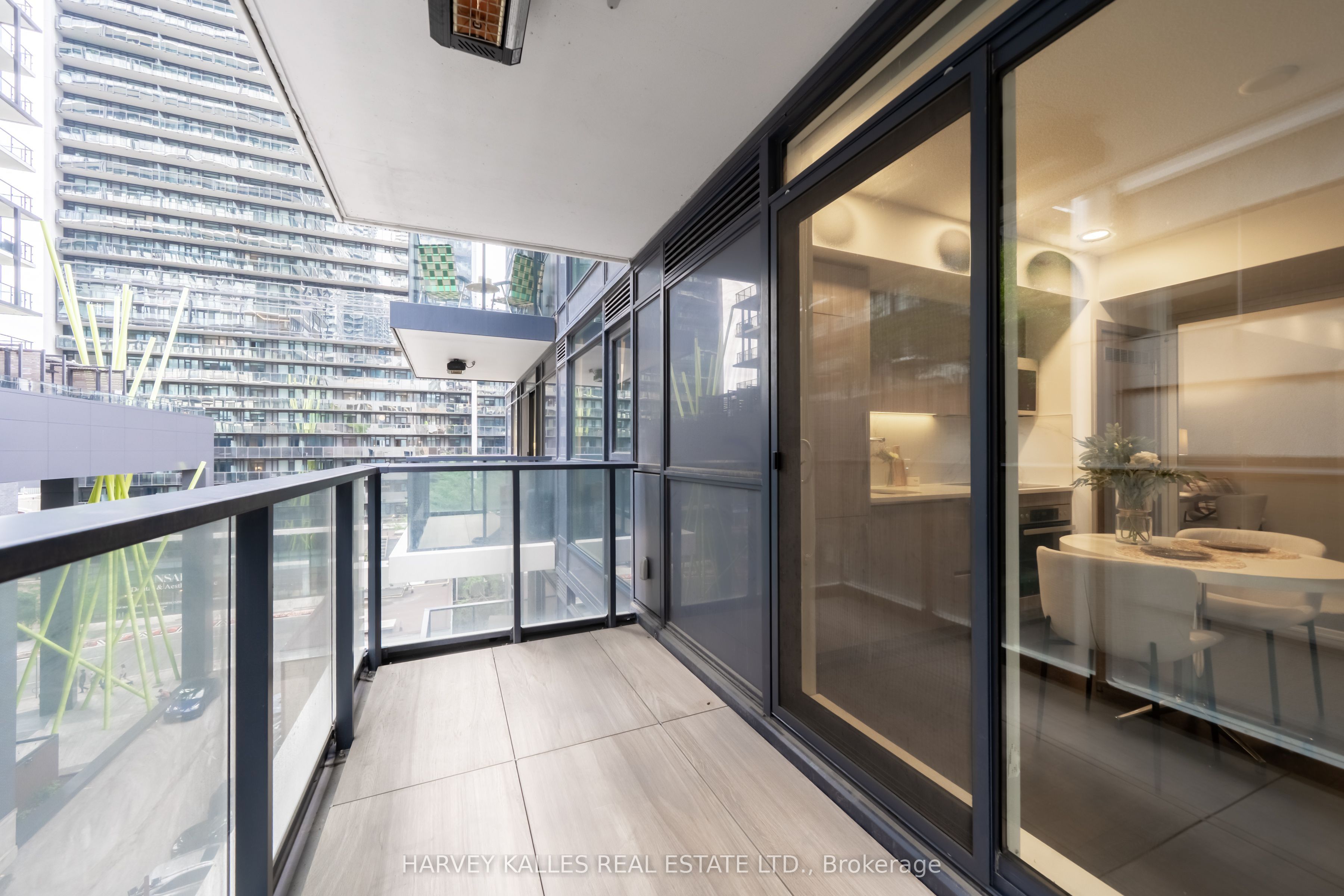 38 Widmer Street 710