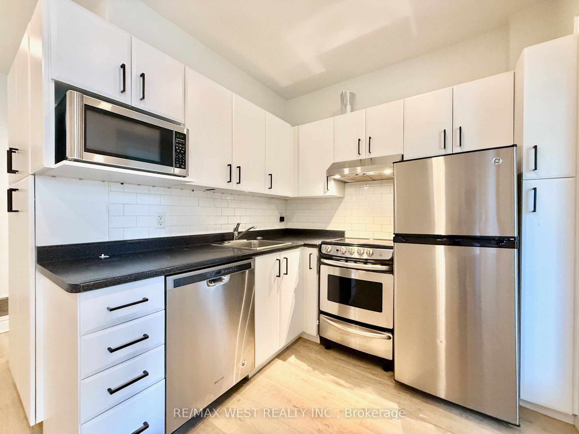 534 Gladstone Avenue Main