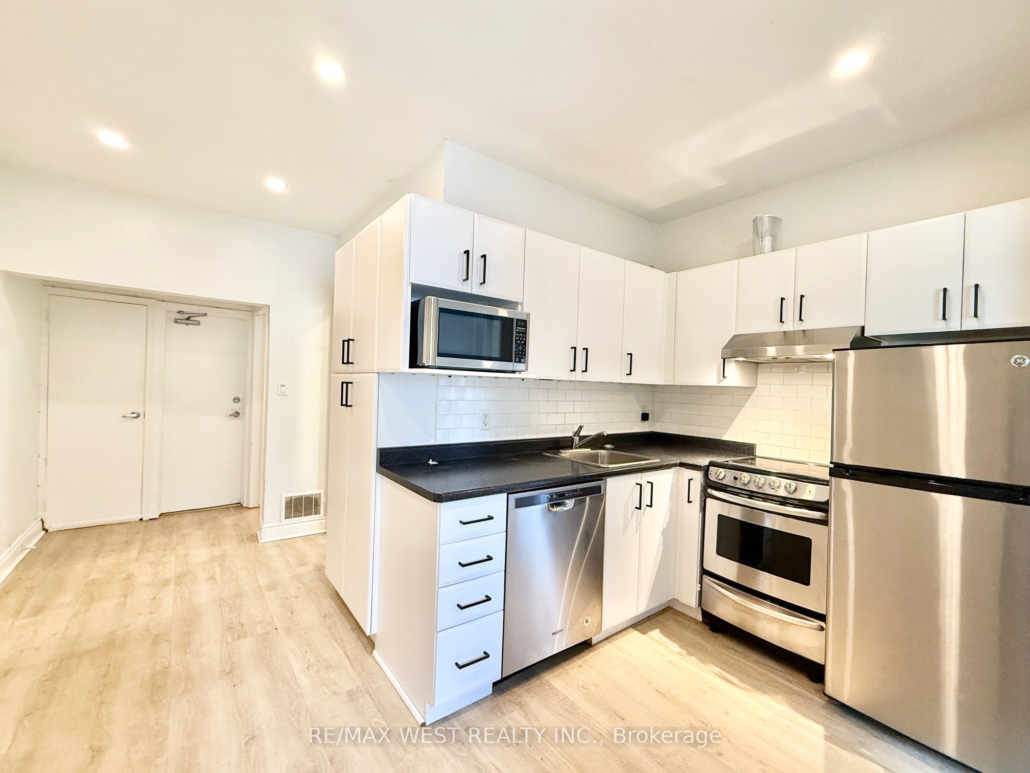 534 Gladstone Avenue Main