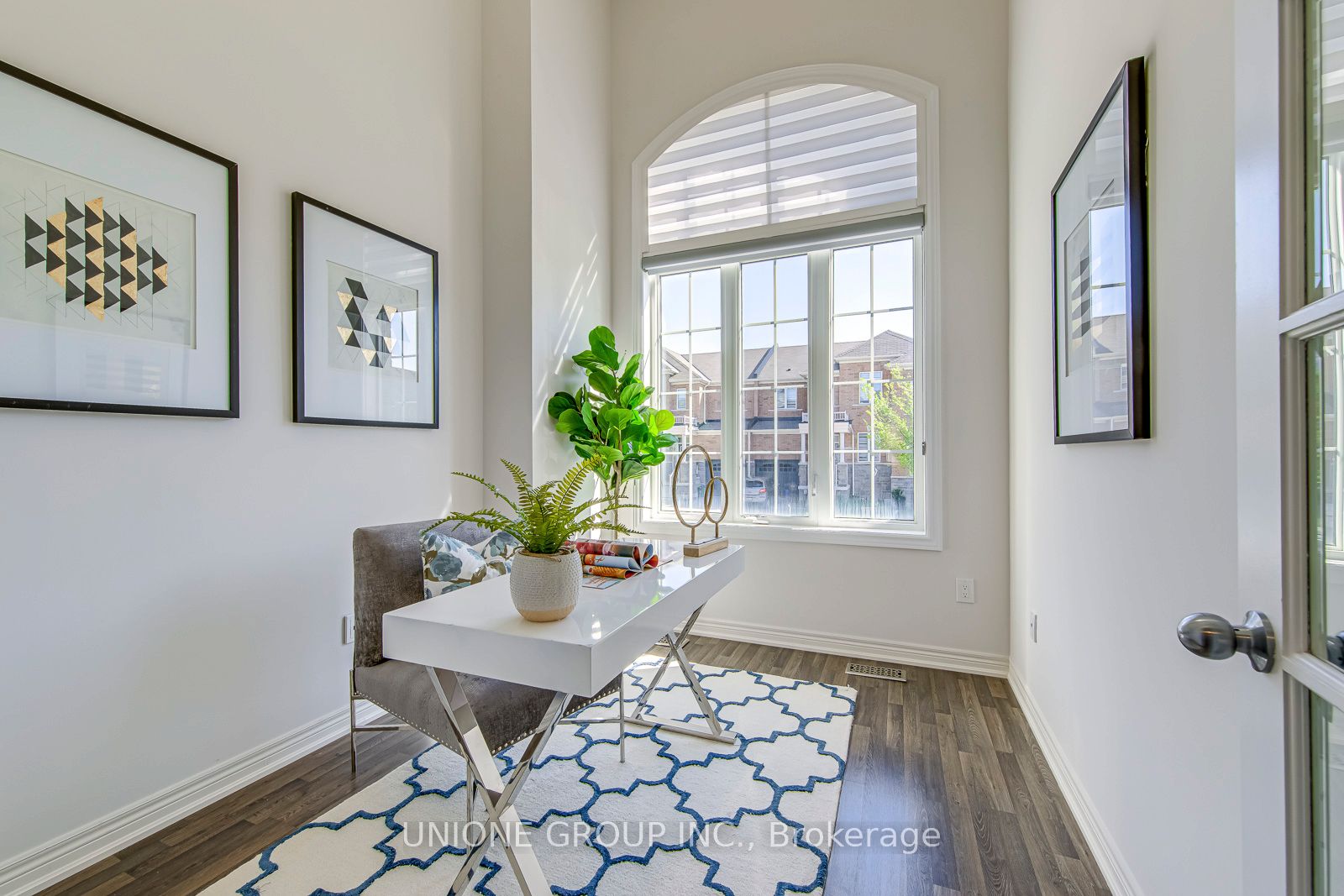 1458 Pratt Heights